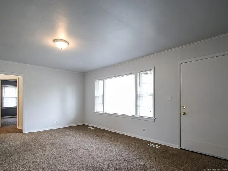 2536 W Easton St N — Photo 5