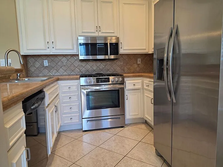 28436 Yosemite Dr — Photo 17