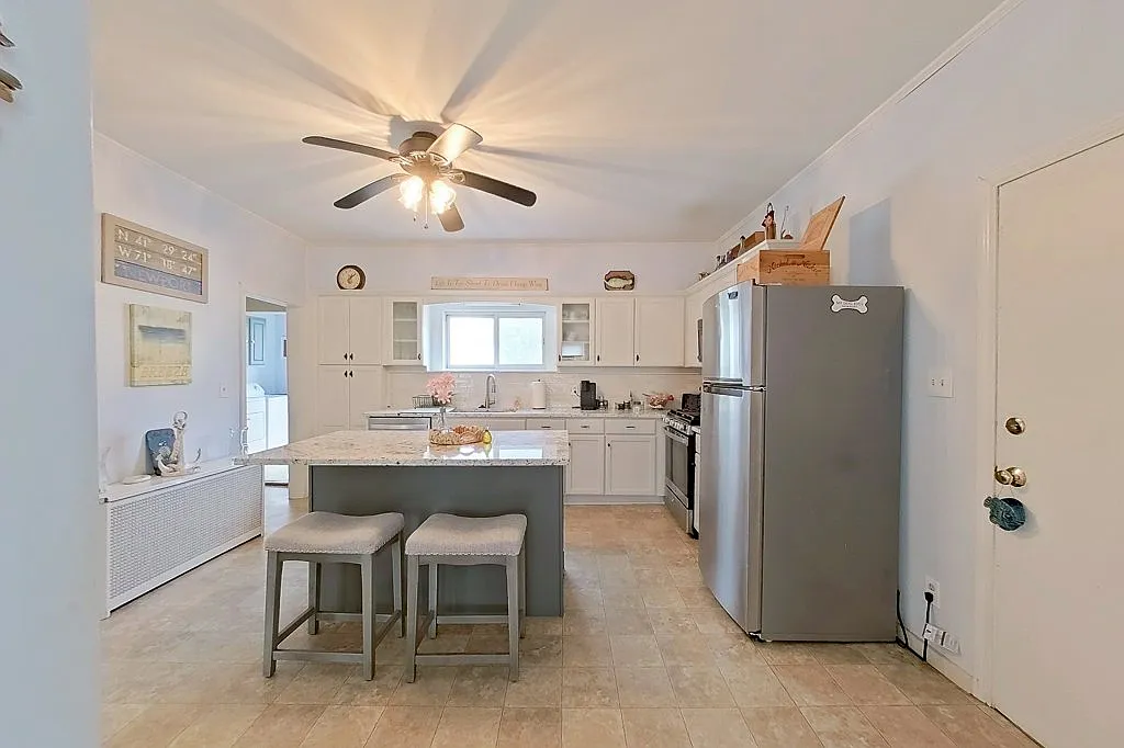 36 Dixon Street - 1 — Photo 4