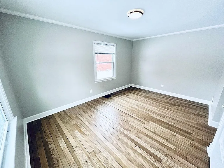 1600 Waltham Rd #B — Photo 8