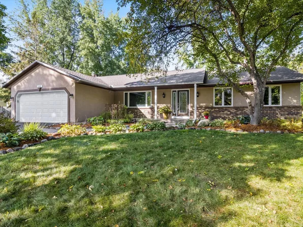 8222 W 103rd Street Cir, Bloomington, MN 55438