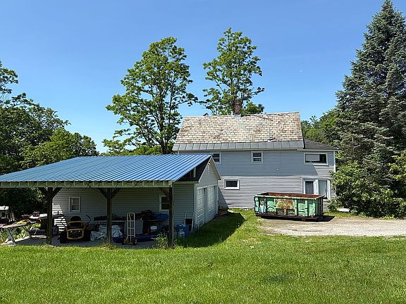 3rd image of 258 Buttolph Rd