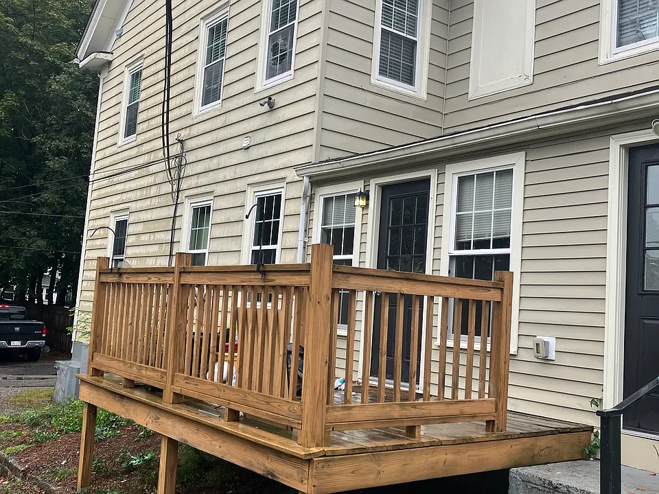 3 Swan Ct #3