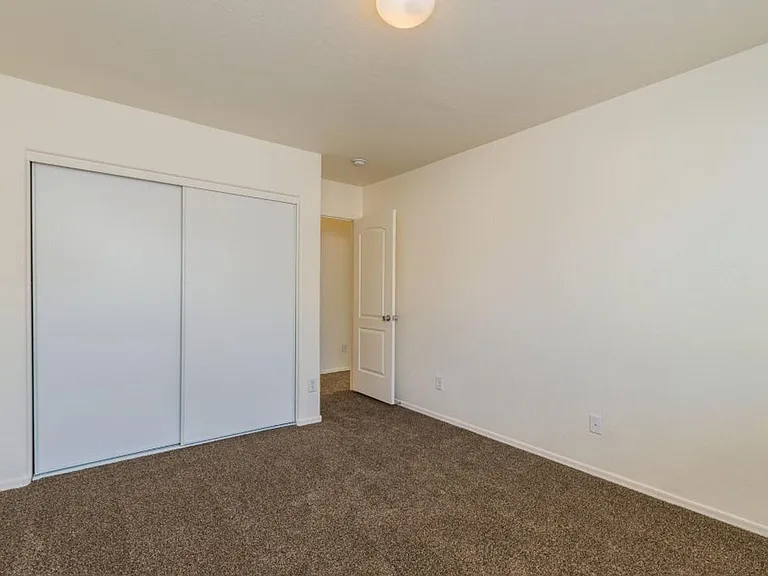10018 W Winslow Ave — Photo 18