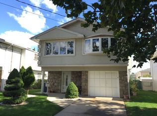 157 Fieldstone Rd, Staten Island, NY 10314