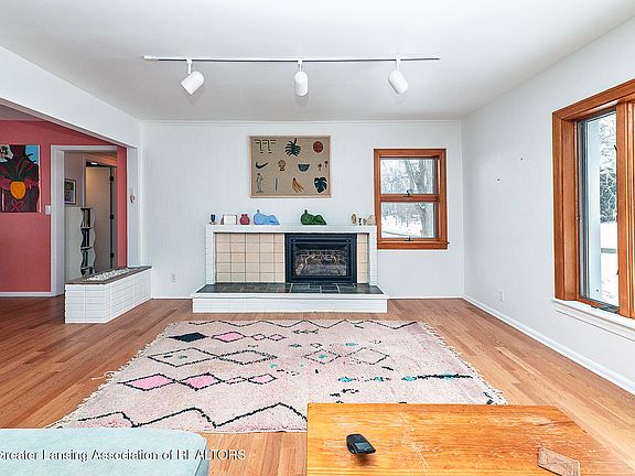 5th image of 4721 Ottawa Dr