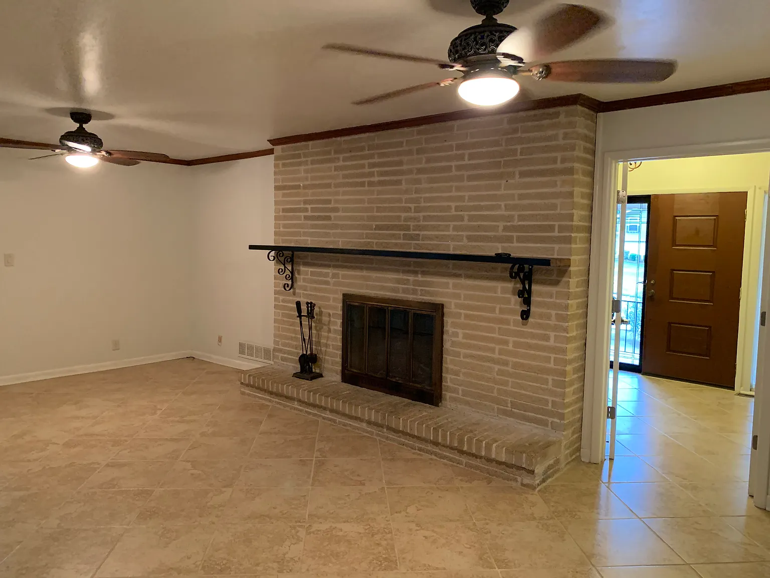 3 bed, 2000 sqft, $2,000 — Photo 4