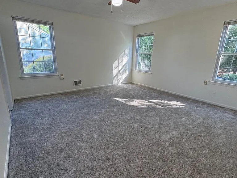2 Elm Ct — Photo 17