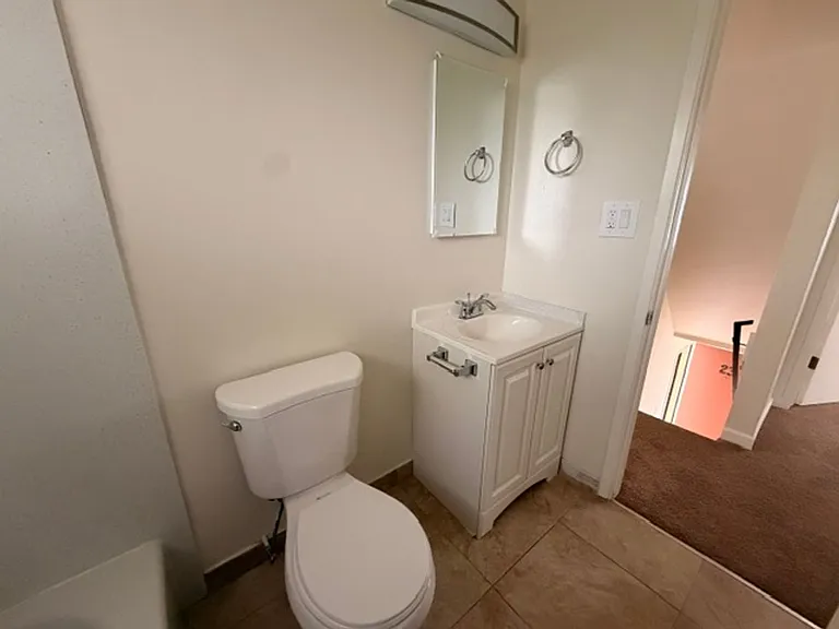Dixon Townhouse — Photo 81