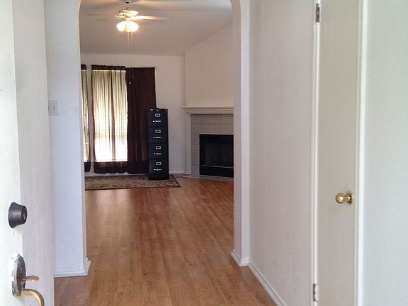 3rd image of 304 N Kings Canyon Dr