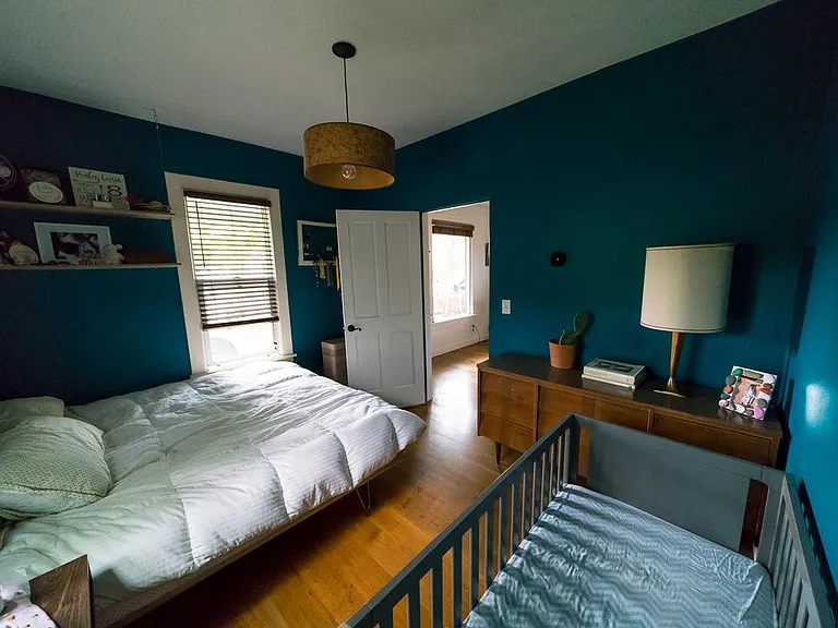 136 S Maple St — Photo 8