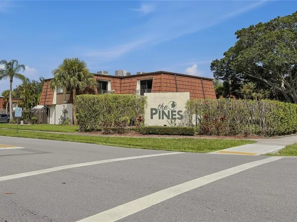 2160 White Pine Cir APT B, Greenacres, FL 33415