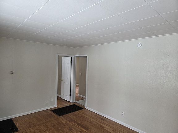 5th image of 5925 Nevada Ave