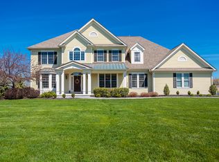 7 Turning Leaf Dr, Pittsford, NY 14534