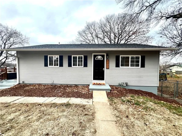 2230 S 23rd St, Saint Joseph, MO 64503