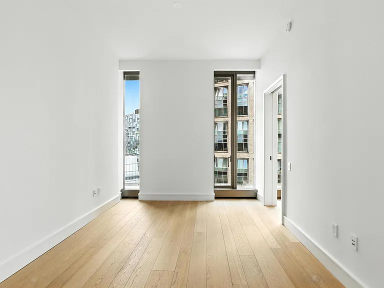 500 W 18th St E #16C — Photo 10
