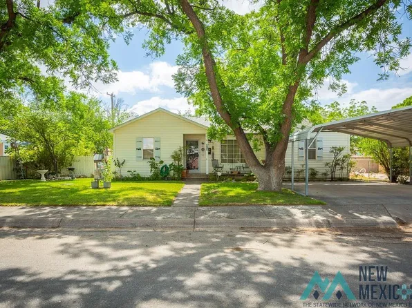 912 S 6th St, Artesia, NM 88210