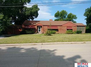 5806 N 56th St, Omaha, NE 68104