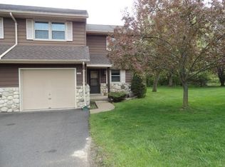 1345 Tamarack Ave, Hartford, WI 53027