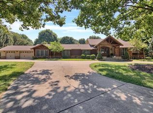 105 Lakewood Dr, Glen Carbon, IL