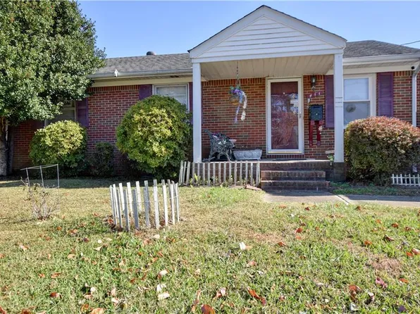 411 Bertha Ln, Portsmouth, VA 23701