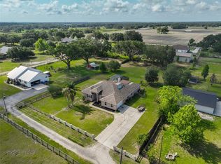 611 Robinson Oaks Ln, Plant City, FL 33567