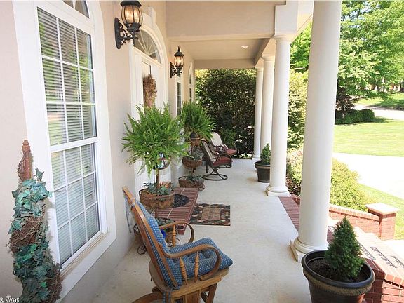 2nd image of 1816 Royal Oaks Dr