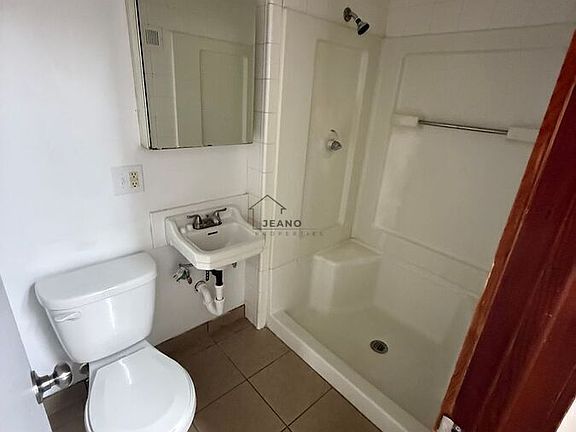 4th image of 1209 N North St #11