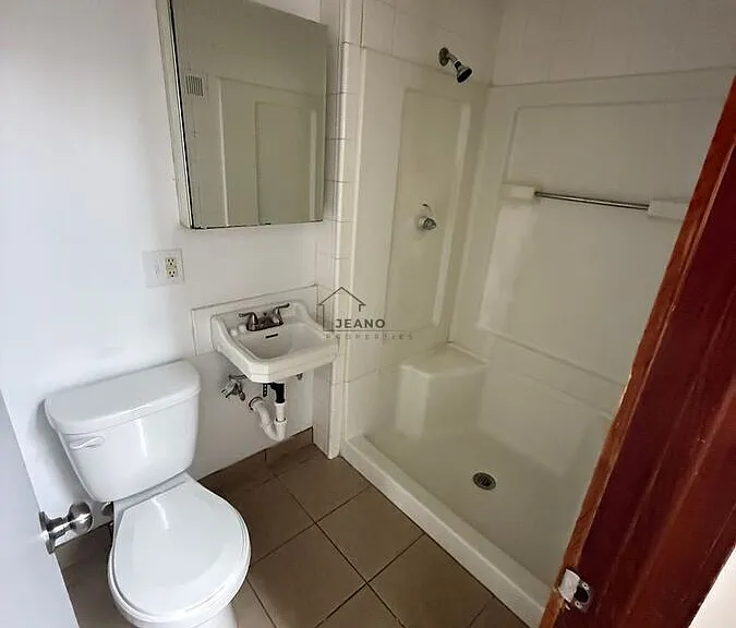 1209 N North St #11 — Photo 4