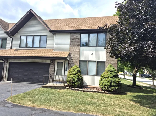 625 Newcastle Dr #A, Schererville, IN 46375
