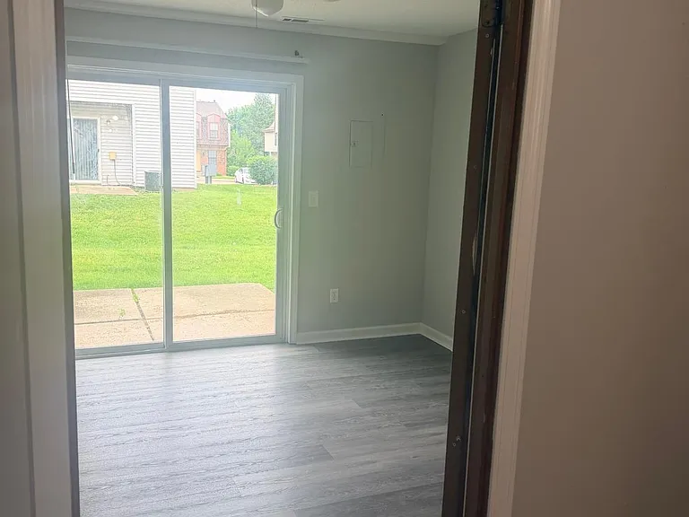 700 N Adelaide St #112 — Photo 27