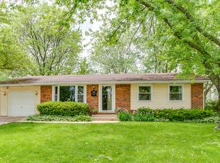 1815 Thoreau Ct, Schaumburg, IL 60193