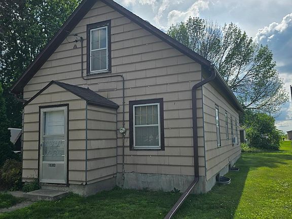 3rd image of 18303 Sperl Ave