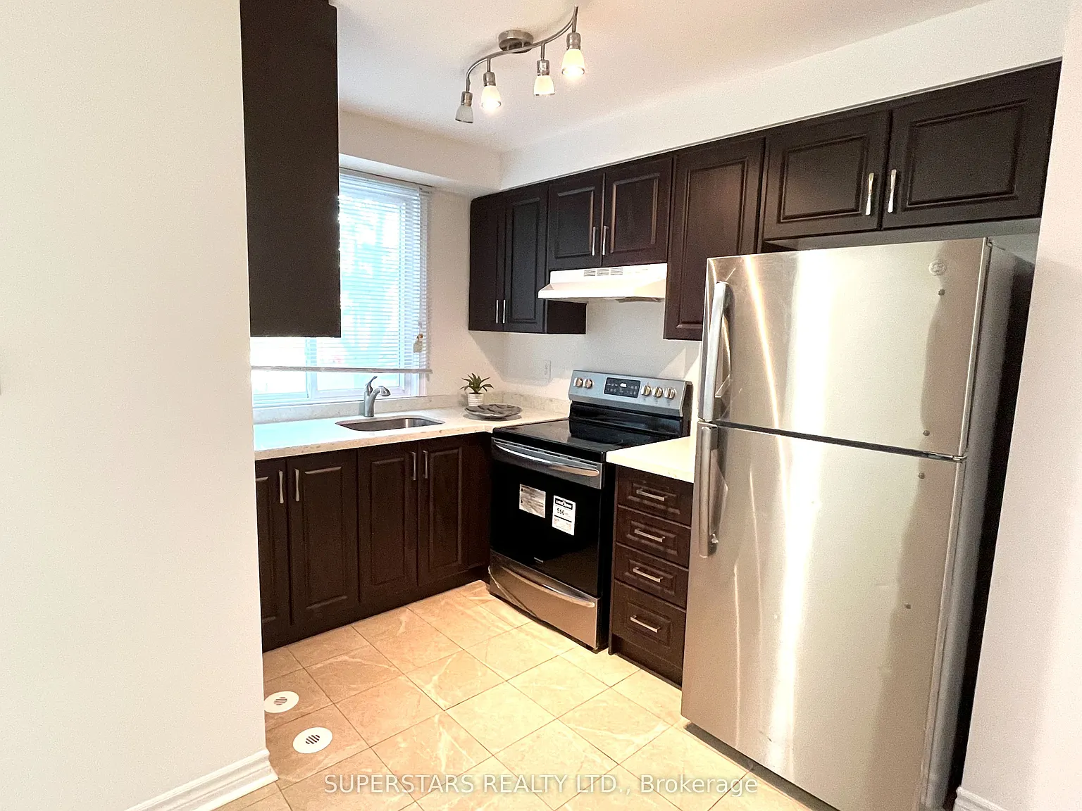 4 bed, $4,200 — Photo 3