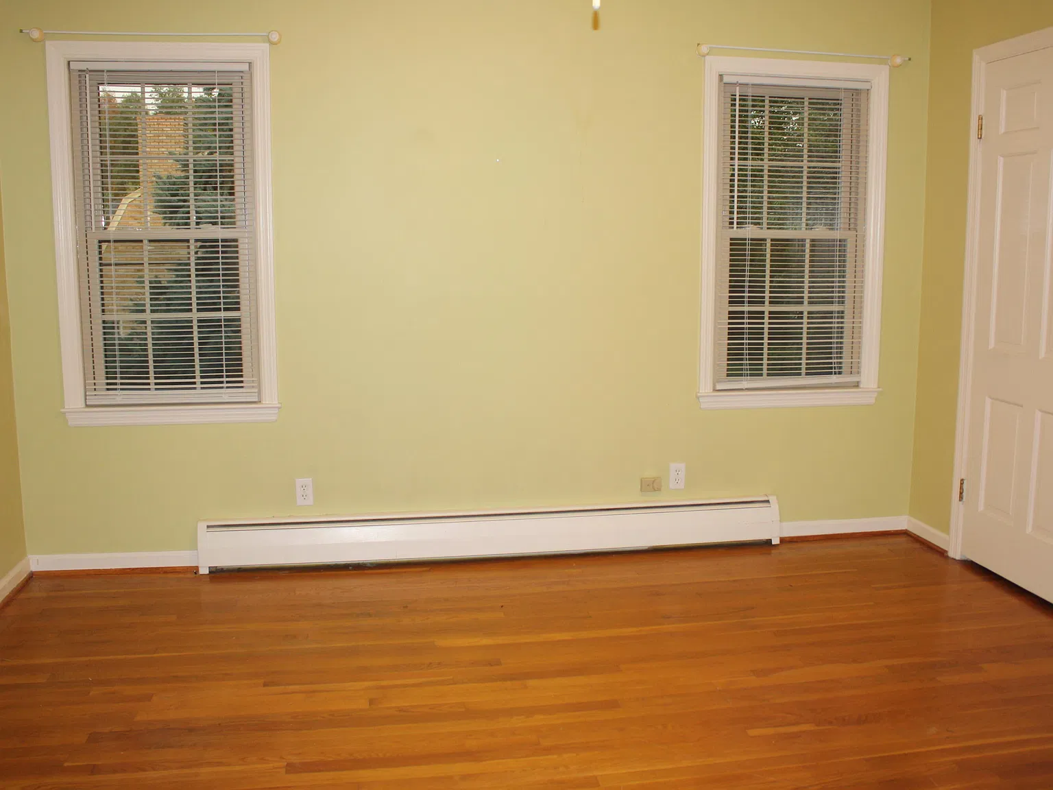 3 bed, 2.0 bath, 3275 sqft, $2,450 — Photo 4