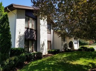 44 Shadowmoor Dr, Fairport, NY 14450