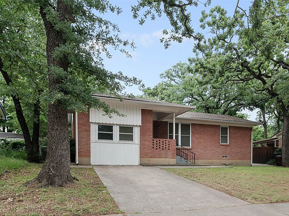2nd image of 2103 Mercedes Rd