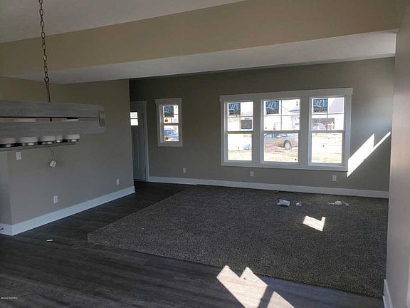 4th image of 729 Sierra Ct
