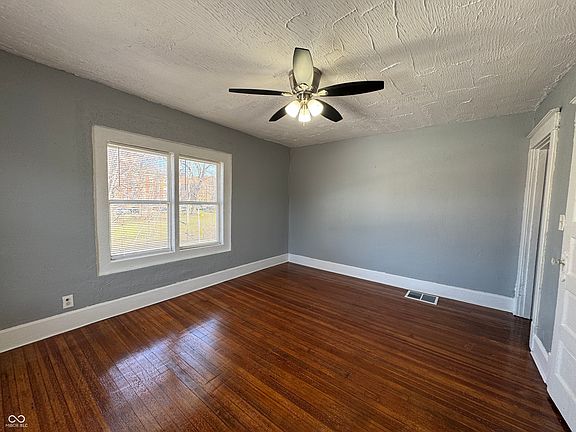 4th image of 1515 E Michigan St