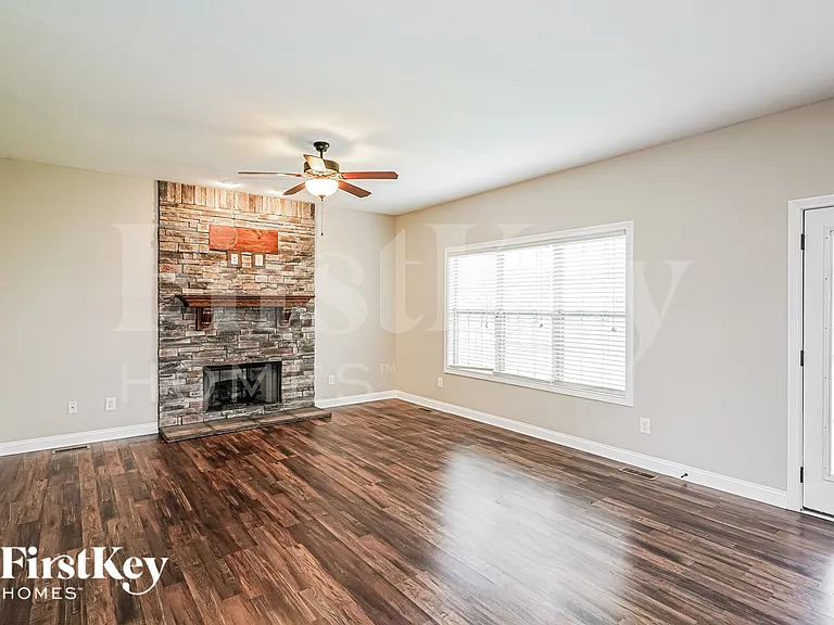 1232 Upland Ter — Photo 2