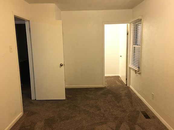 Large bedroom in one bedroom unit