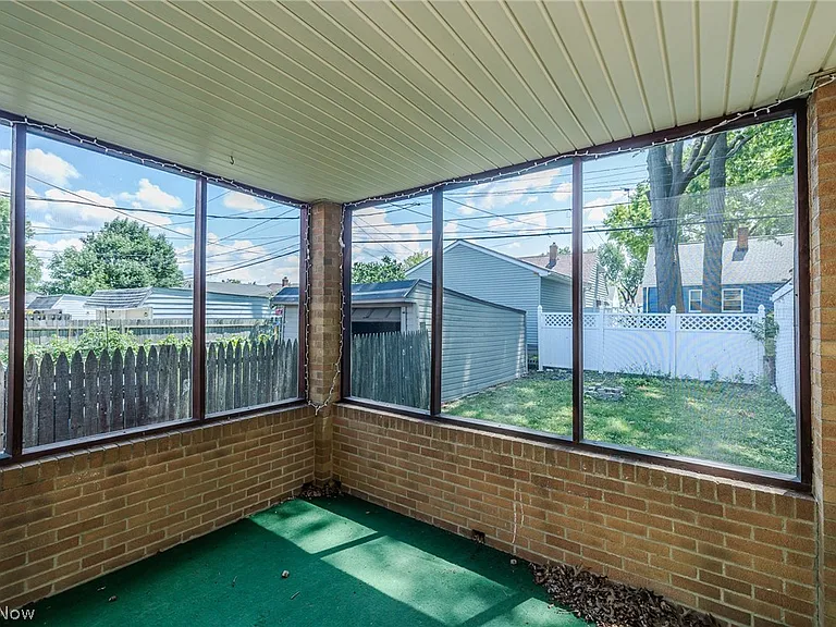 8221 Pelham Dr — Photo 18