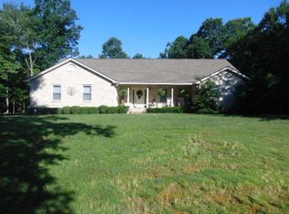 175 Whispering Ln, Fayetteville, WV 25840