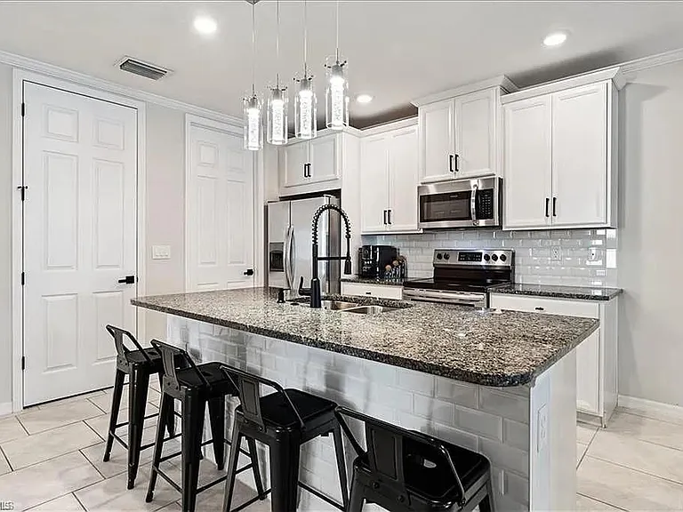 14672 Edgewater Cir — Photo 6