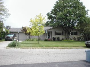 16081 Lake Point Dr, Spring Lake, MI 49456