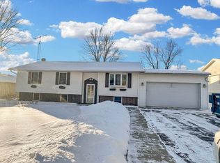 807 Henson St, Lena, IL 61048