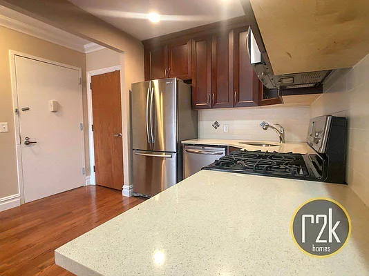 Rented by Realty 2000 Corp | media 27