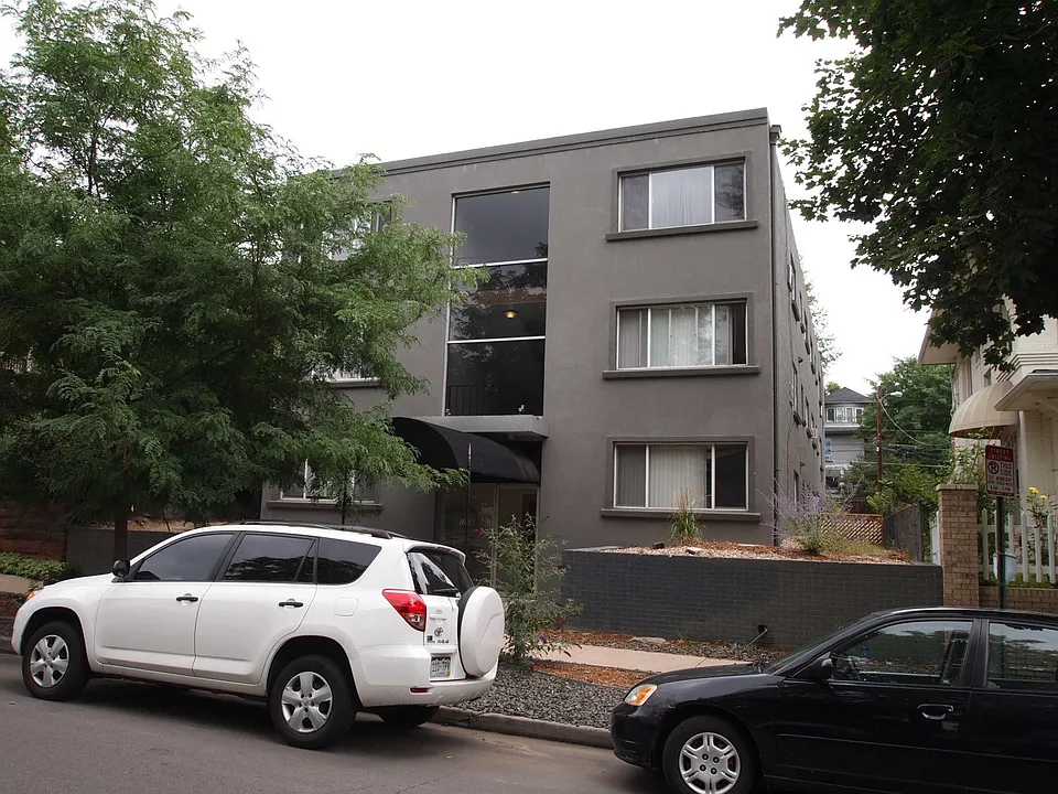 1056 N Marion St #201