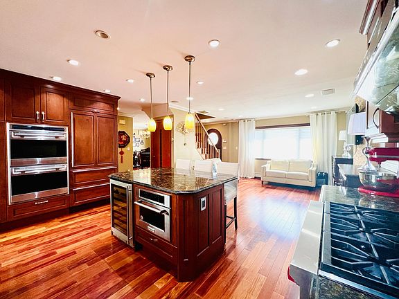 5th image of 65 Maple Dr