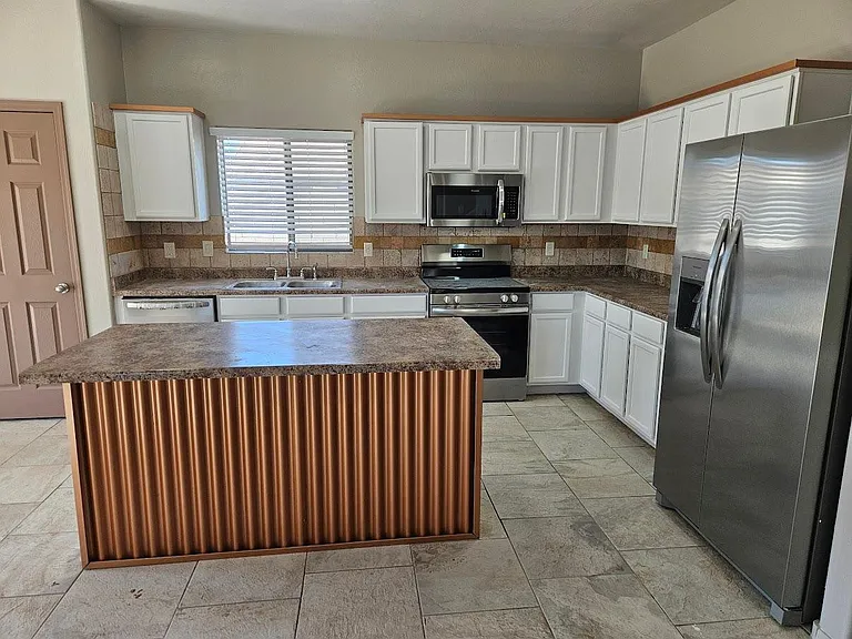 36337 W Velazquez Dr — Photo 8